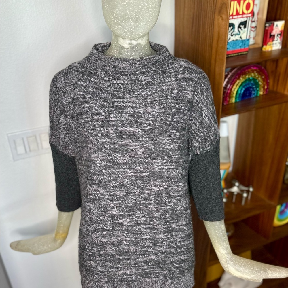 Kinross Cashmere Heather Gray Knit Cashmere Sweater 3/4 Sleeve. Size Medium